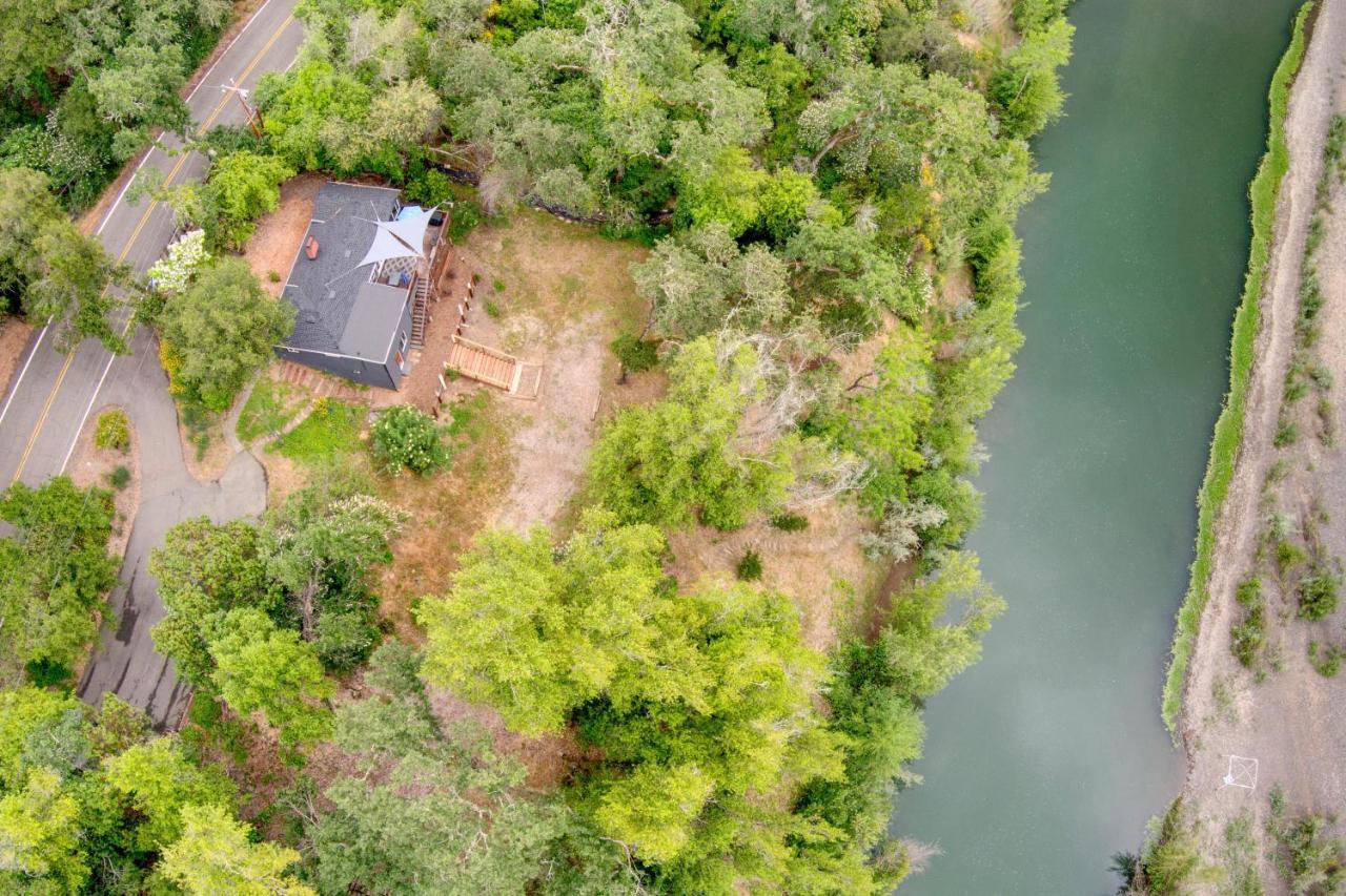 Rivers Breeze Relaxing Riverside Cabin With Private Suite Kayaks Healdsburg Exterior photo