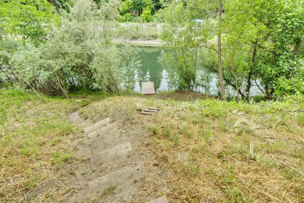 Rivers Breeze Relaxing Riverside Cabin With Private Suite Kayaks Healdsburg Exterior photo